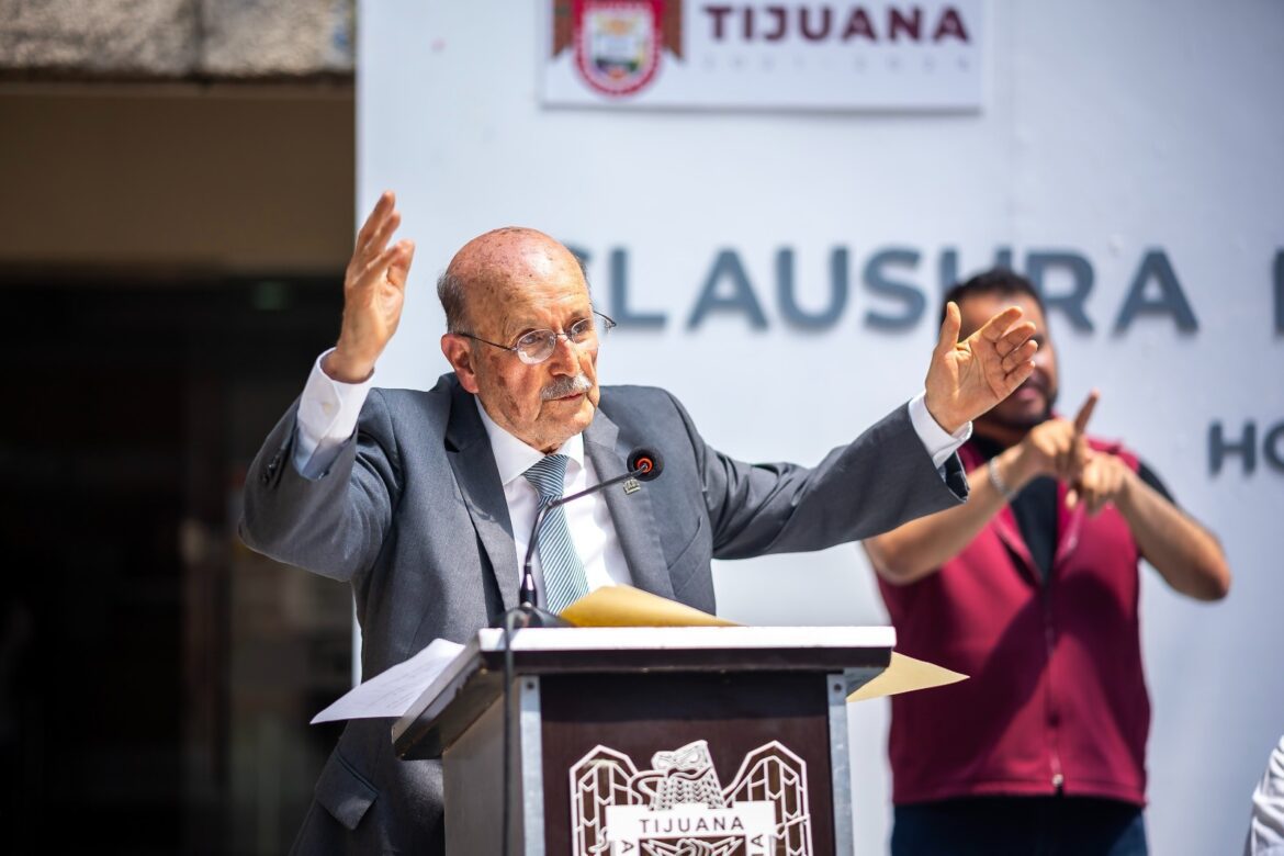 Ayuntamiento de Tijuana rinde homenaje al Historiador David Piñera