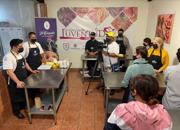 IMPARTEN TALLERES GRATUITOS PARA ELABORACIóN DE PAN DE MUERTO