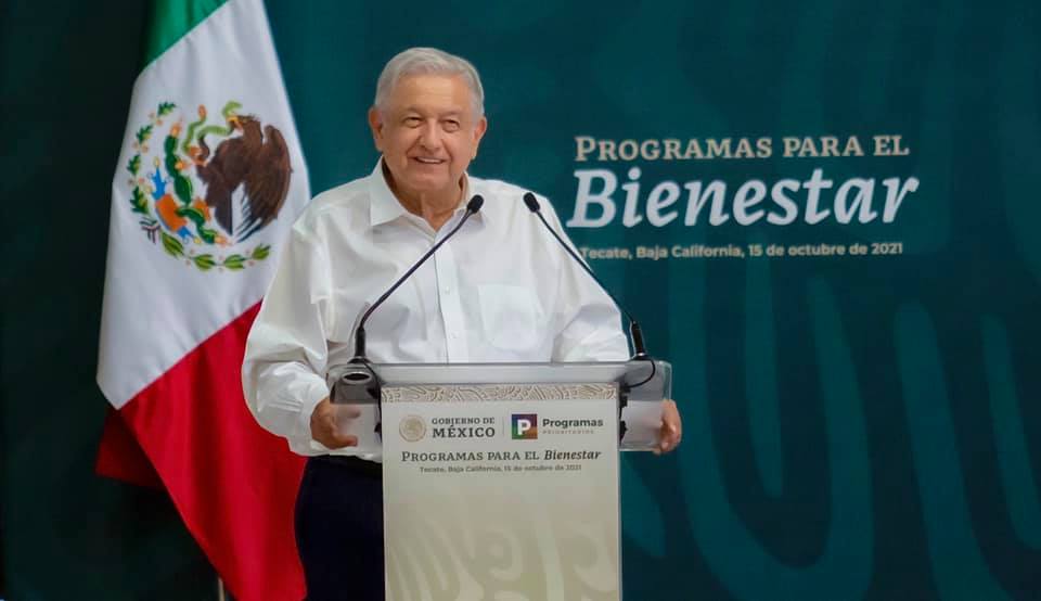 LóPEZ OBRADOR RECONOCE A MARINA DEL PILAR