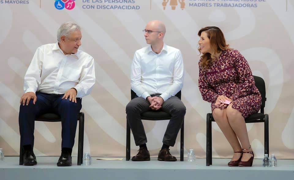 LóPEZ OBRADOR RECONOCE A MARINA DEL PILAR