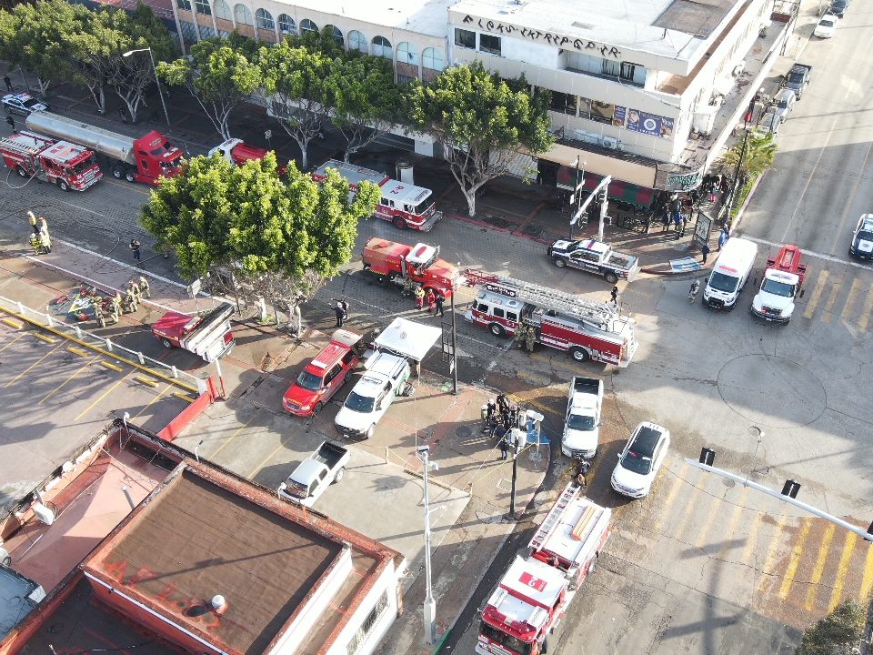 Incendio en Coko Bongo moviliza siete estaciones de Bomberos