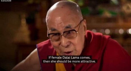 Dalai Lama si ve a mujer como sucesora, pero deberá ser atractiva asegura