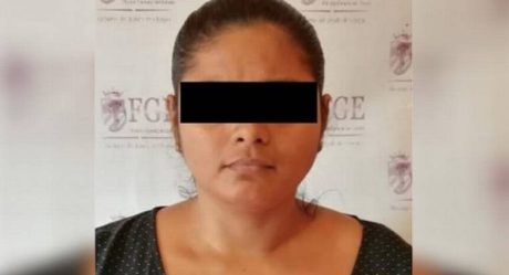 Madre forzaba a su hija a posar desnuda y distribuía las fotos como pornografía infantil