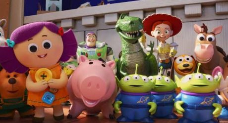 Mamás crean petición contra Toy Story 4 por escena lésbica