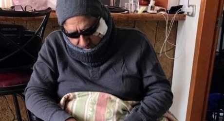 Alcalde de Chihuahua finge ser una persona con discapacidad
