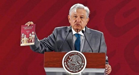 Iglesia católica crítica cartilla moral de AMLO; lo llama a respaldar “familia natural”