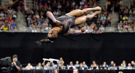 VIDEO: Simone Biles ejecuta pirueta nunca antes vista