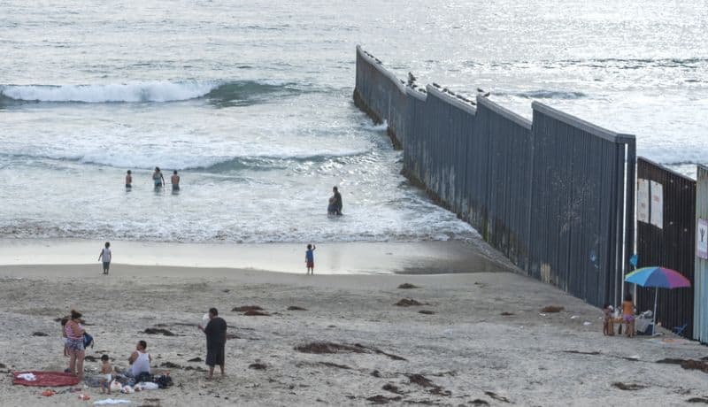 Sexagenario muere ahogado en Playas de Tijuana