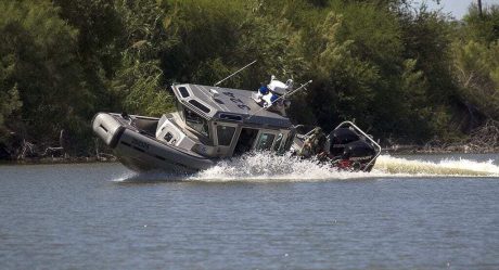 Atacan a balazos a patrulla fronteriza desde México