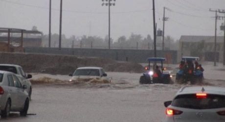 Comondú bajo el agua; aperturan refugios temporales