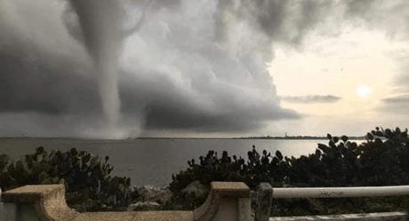 VIDEO: Impresionantes tornados en Veracruz