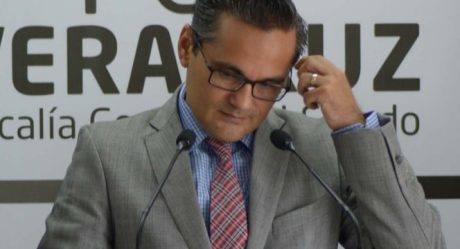 Separan temporalmente de su cargo a fiscal de Veracruz