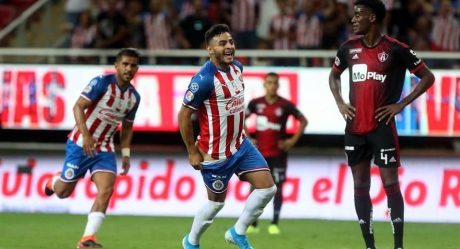 Da la vuelta al mundo el festejo de Chivas