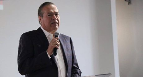 Arturo González inicia austero su gobierno