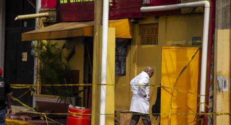Aumentan a 31 los muertos de masacre en bar de Veracruz