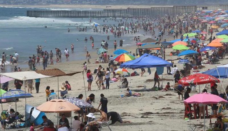 Consumen bebidas embriagantes en Playas