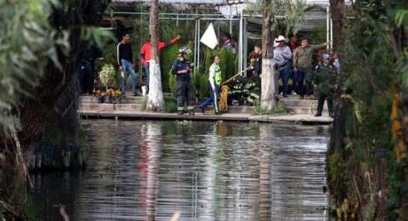 VIDEO: En festejo de cumpleaños cae a canal de Xochimilco y muere