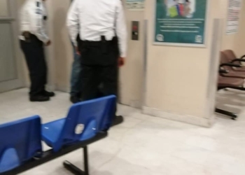 atrapada elevador IMSS