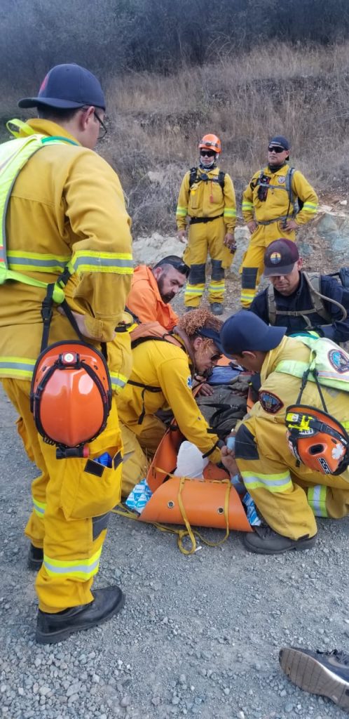 Bomberos Tijuana rescatan a migrante