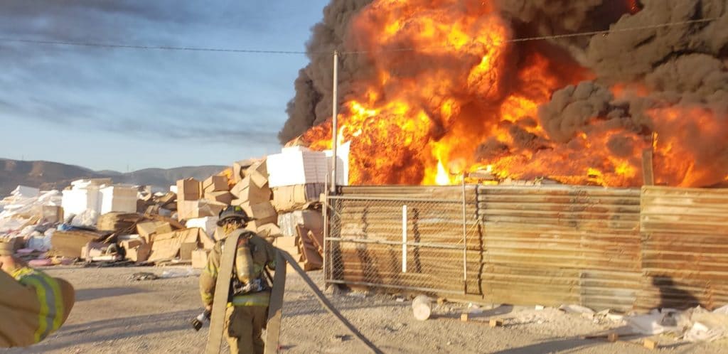 Incendio en recicladora de Tijuana