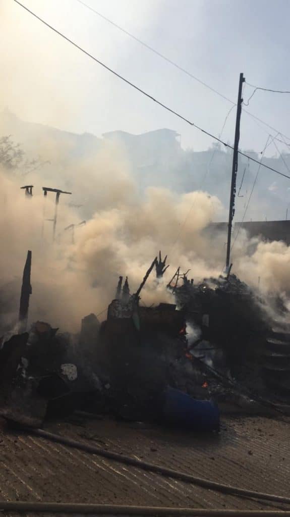 Viento desata serie de incendios en Tijuana