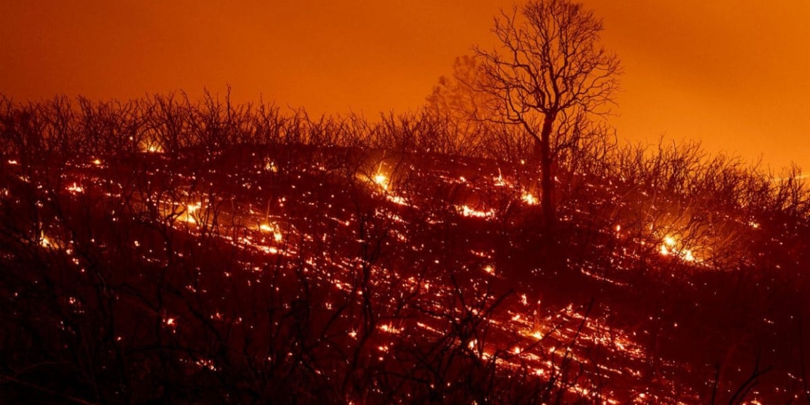 Fuerte-incendio-azota-al-norte-de-California