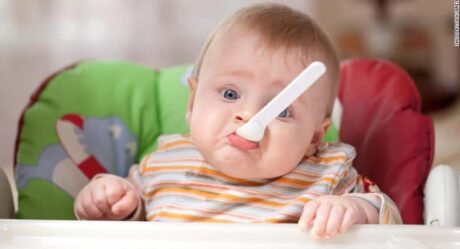 Detectan arsénico en alimentos para bebé