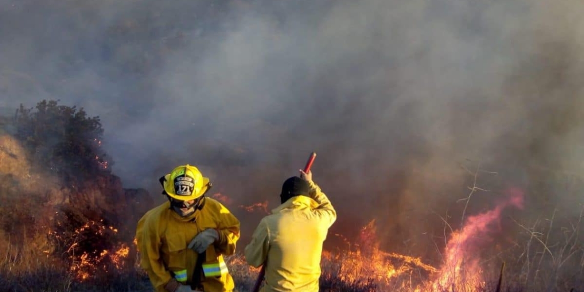 Bajo control incendios en Rosarito