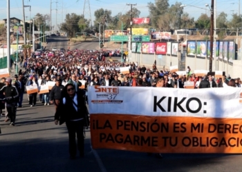 marcha snte maestros en Baja California