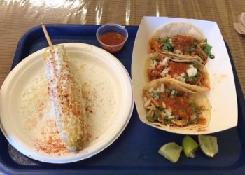 tacos y elotes