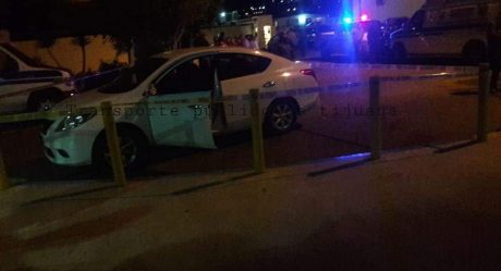 Conductora Uber maneja baleada hasta el hospital