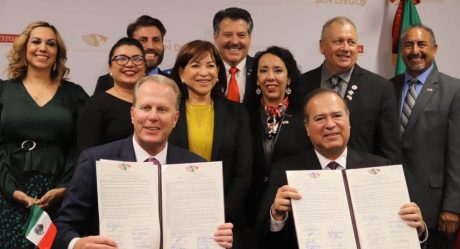 Arturo González acude a reunión de alcaldes de la frontera