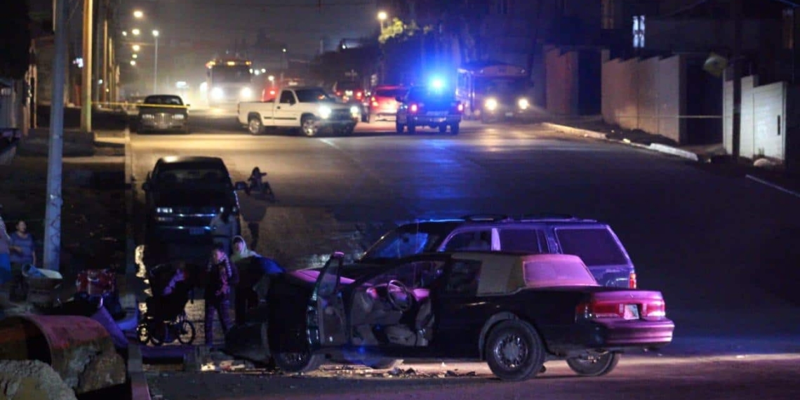 Muere mujer en choque y acompañante la abandona