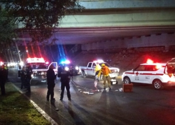 Hombre cae de puente en Tijuana