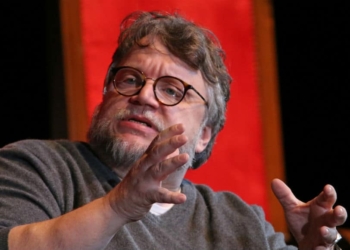 Cervecería usa imagen de Guillermo del Toro sin permiso y este reclama