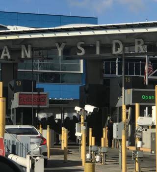 Estadunidense intenta cruzar seis chinos por San Ysidro