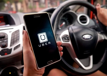 Usuaria de Uber se lanza