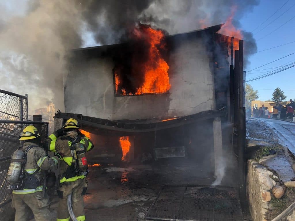 Policía resulta lesionado en incendio de Tijuana