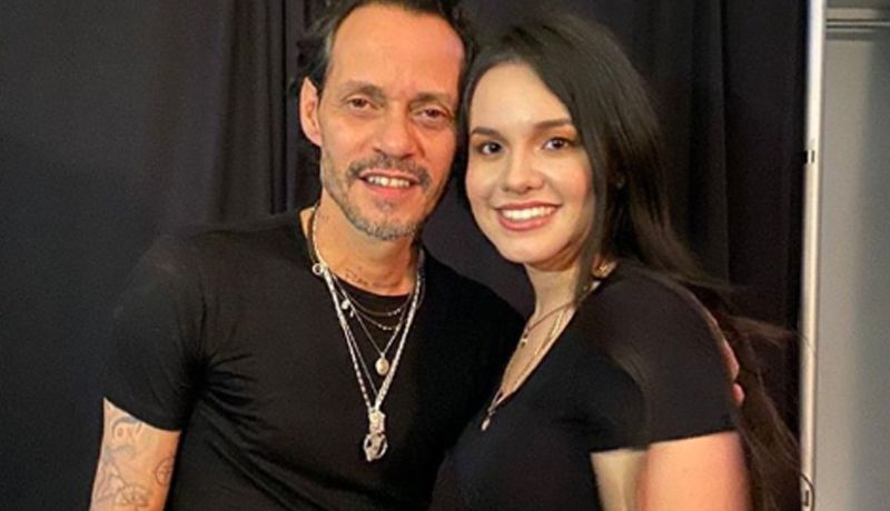 Tunden a Marc Anthony por foto con Sarita