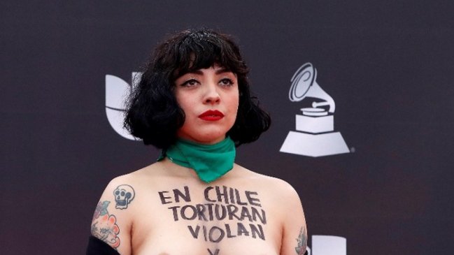 Policía chilena va sobre Mon Laferte