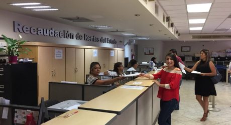 Hay descuentos en renovación de placas, tarjetas y licencias