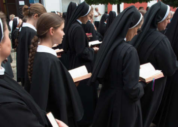 Monjas confesaron que un sacerdote las violó durante cuatro años