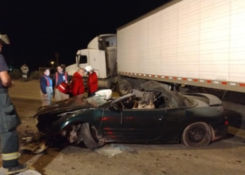 Se decapita pareja atravesando tráiler