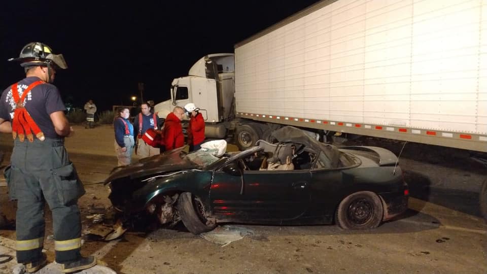 Se decapita pareja atravesando tráiler