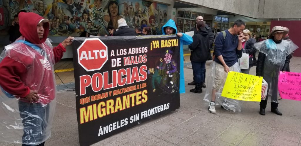 Migrantes denuncian abusos de la policía de Tijuana