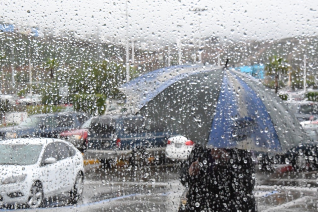 Continuarán las lluvias y el frío en Baja California