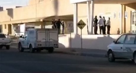 Gatillero asesina a un hombre en el IMSS ante decenas de personas