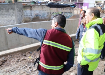 Presidente municipal supervisa construcción del pluvial Francisco Villa