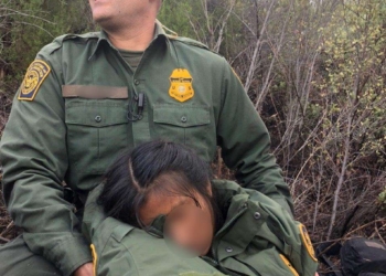 migrante mexicana y su hija rescatadas por la patrulla fronteriza