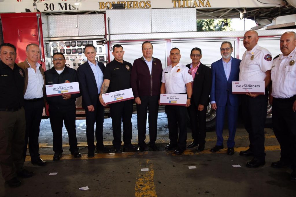 Cuerpo de Bomberos Tijuana recibe donativo